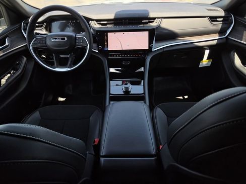 New 2026 Jeep Grand Cherokee L 2WD image 17