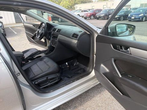 Used 2014 Volkswagen Passat 1.8T Wolfsburg Edition FWD image 21