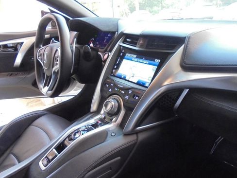 Used 2017 Acura NSX image 7
