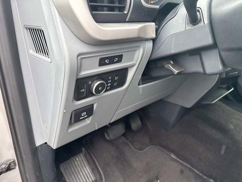 Used 2022 Ford F150 XLT w/ Trailer Tow Package image 18