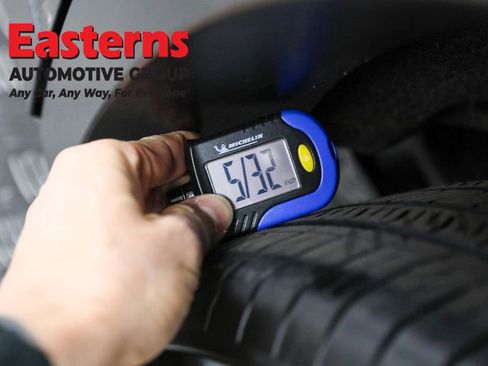 Used 2025 Mitsubishi Outlander ES image 27