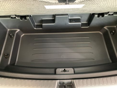 New 2026 Chevrolet Traverse RS w/ LPO, Floor Liner Package FWD image 10