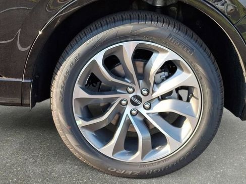 New 2026 Lincoln Aviator AWD image 9