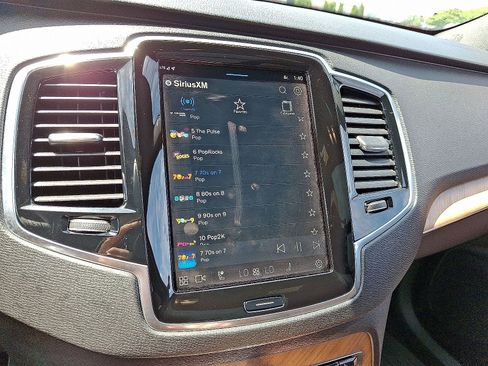 Used 2024 Volvo XC90 B6 Plus w/ Protection Package image 18