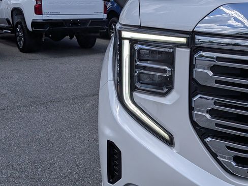 Used 2024 GMC Sierra 1500 Denali w/ Denali Reserve Package AWD/4WD image 9