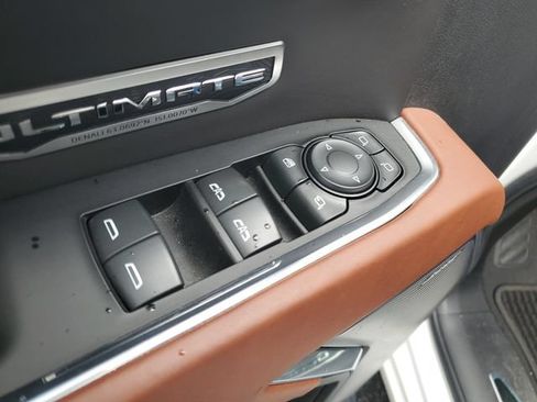 Used 2024 GMC Sierra 1500 Denali Ultimate AWD/4WD image 9