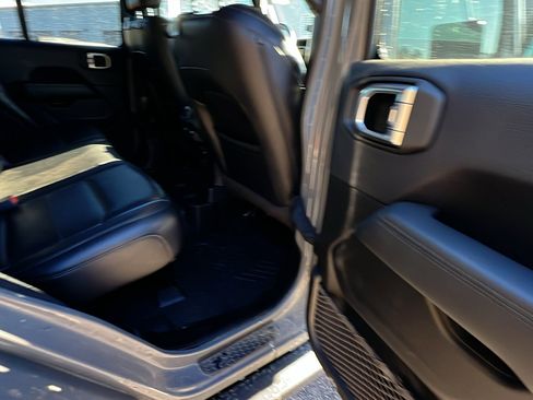 Used 2021 Jeep Wrangler Unlimited Sahara image 21