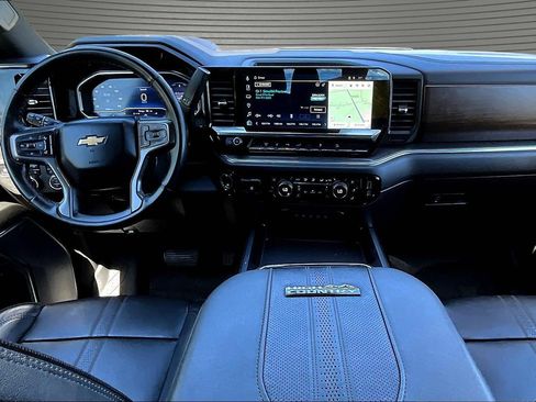 Used 2025 Chevrolet Silverado 2500 High Country w/ Technology Package AWD/4WD image 8