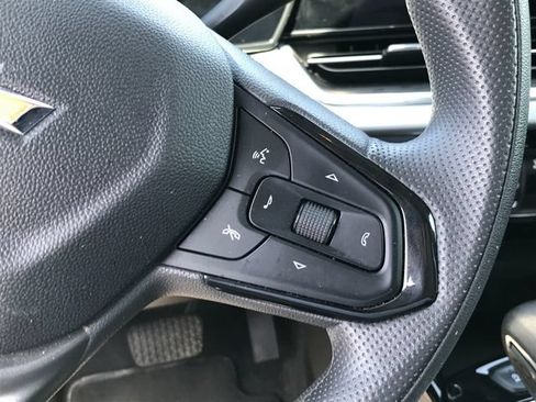 Certified 2025 Chevrolet Trax LT FWD image 10