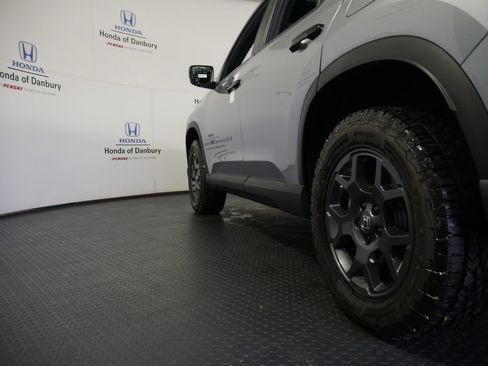 New 2025 Honda Pilot TrailSport image 11