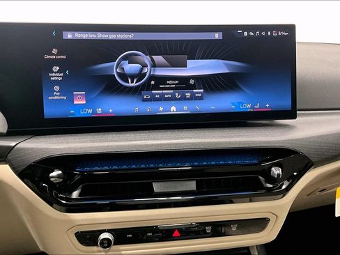 New 2026 BMW 330i Sedan w/ Premium Package RWD image 22