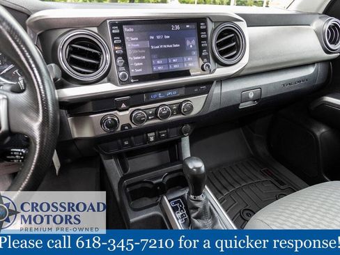 Used 2022 Toyota Tacoma SR5 AWD/4WD image 28