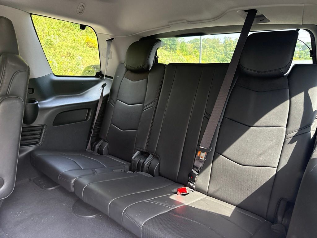 Used 2016 Cadillac Escalade Luxury AWD/4WD image 8