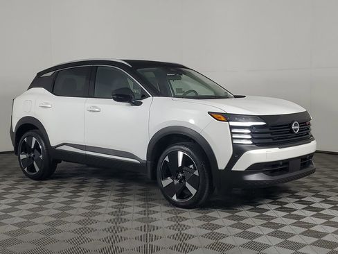 New 2026 Nissan Kicks SR image 2