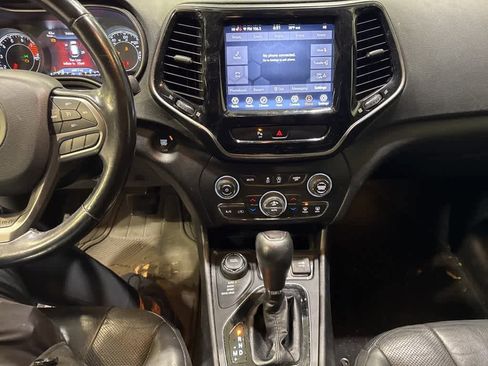 Used 2020 Jeep Cherokee Limited image 11