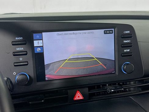 Used 2025 Hyundai Elantra Sport FWD image 8