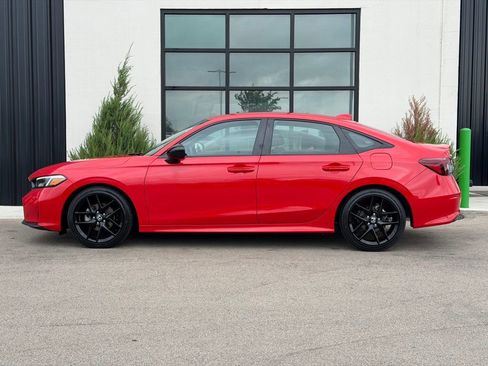 Used 2025 Honda Civic Sport image 2