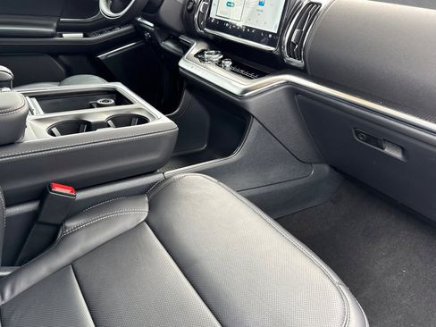 New 2025 Ford Expedition Platinum w/ Stealth Appearance Package image 18