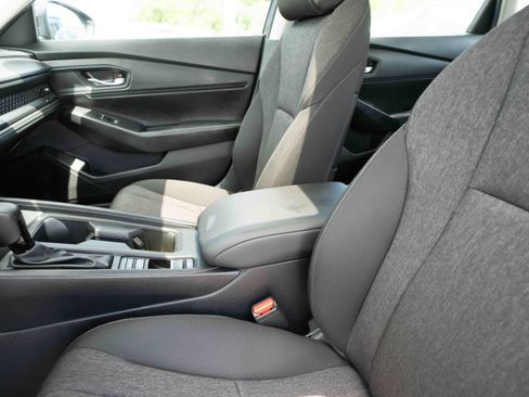 Certified 2025 Honda Accord SE image 10