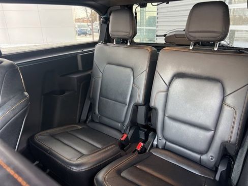 Used 2023 Ford Bronco Badlands image 15