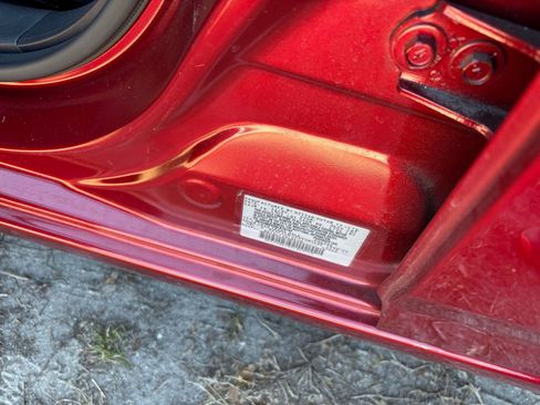 Used 2025 Nissan Versa SV image 30