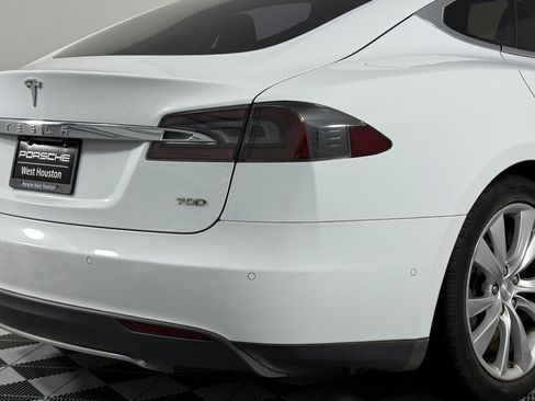 Used 2016 Tesla Model S 70D image 13
