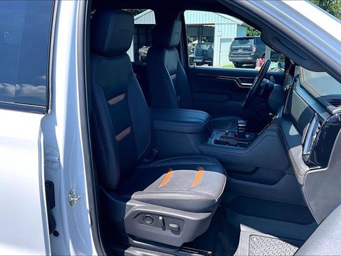 Used 2024 GMC Sierra 1500 AT4 w/ AT4 Preferred Package AWD/4WD image 31