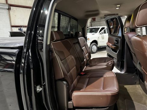 Used 2018 Chevrolet Silverado 1500 High Country image 22
