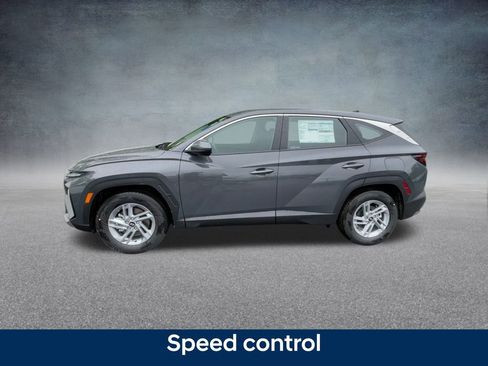 Certified 2025 Hyundai Tucson SE image 12