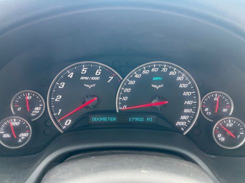 Used 2005 Chevrolet Corvette Coupe w/ Preferred Equipment Group image 19