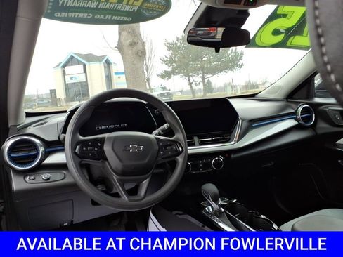 Certified 2025 Chevrolet Trax LT image 7