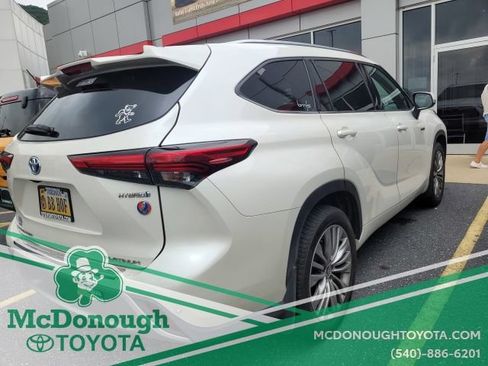 Used 2021 Toyota Highlander Platinum AWD/4WD image 4