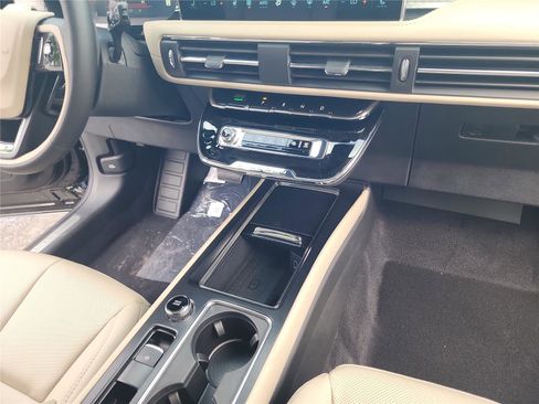 New 2026 Lincoln Corsair Premiere image 26