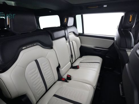 Used 2025 Rivian R1S Adventure AWD/4WD image 5