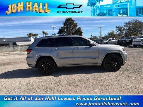 Used 2018 Jeep Grand Cherokee Altitude image 16