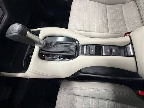 Certified 2025 Honda HR-V LX image 24