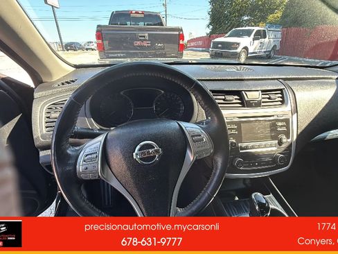 Used 2016 Nissan Altima FWD image 10
