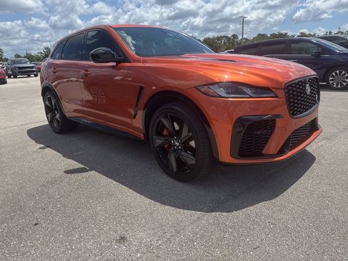 Used 2024 Jaguar F-PACE SVR AWD/4WD image 2