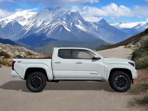 Certified 2026 Toyota Tacoma TRD Sport image 6