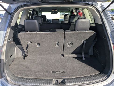 Used 2024 Kia Telluride LX image 9