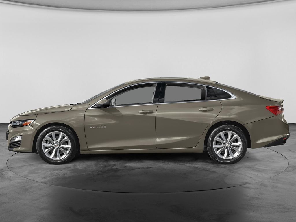 Used 2025 Chevrolet Malibu LT FWD image 3