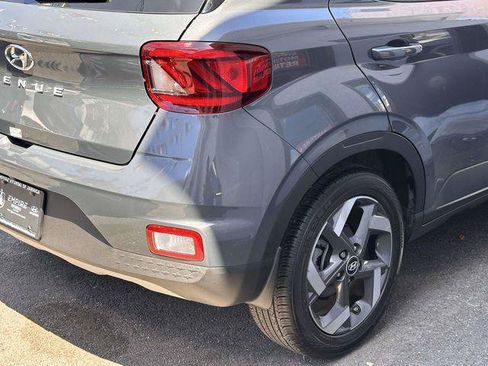 Certified 2025 Hyundai Venue SEL FWD image 8