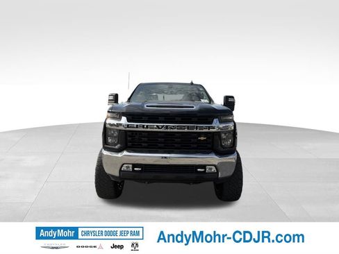 Used 2022 Chevrolet Silverado 2500 LT w/ Convenience Package AWD/4WD image 2