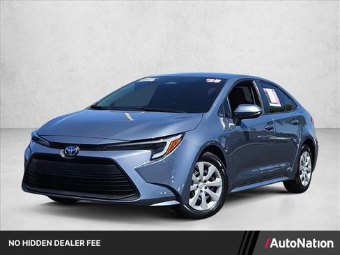 Used 2025 Toyota Corolla LE w/ Carpet Mat Package (TMS) AWD/4WD image 1