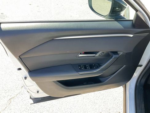 Used 2024 MAZDA CX-50 AWD 2.5 S w/ Preferred Package image 11