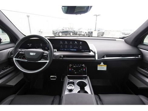 New 2026 Cadillac Vistiq Premium Luxury AWD/4WD image 9