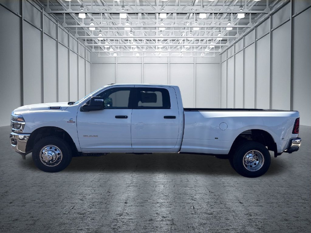 New 2027 RAM 3500 Big Horn AWD/4WD image 4