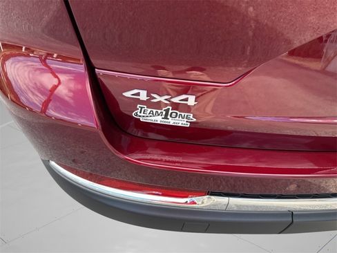 Used 2025 Jeep Grand Cherokee Limited w/ Trailer Tow Package image 27