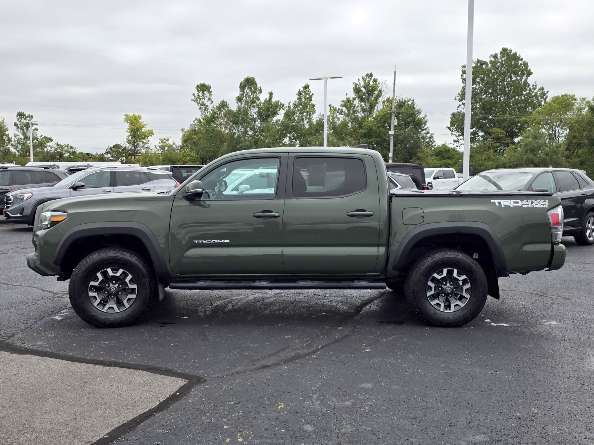 Used 2021 Toyota Tacoma TRD Off-Road w/ Technology Package AWD/4WD image 19