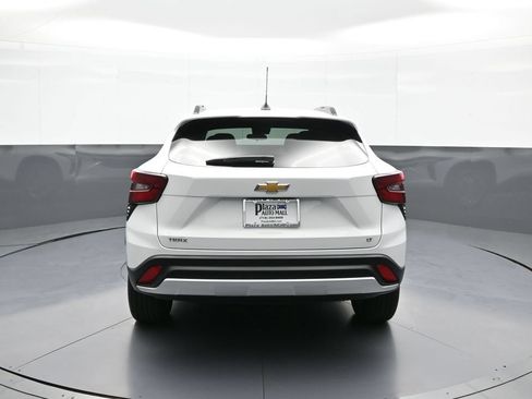 Used 2025 Chevrolet Trax LT w/ LT Convenience Package FWD image 7